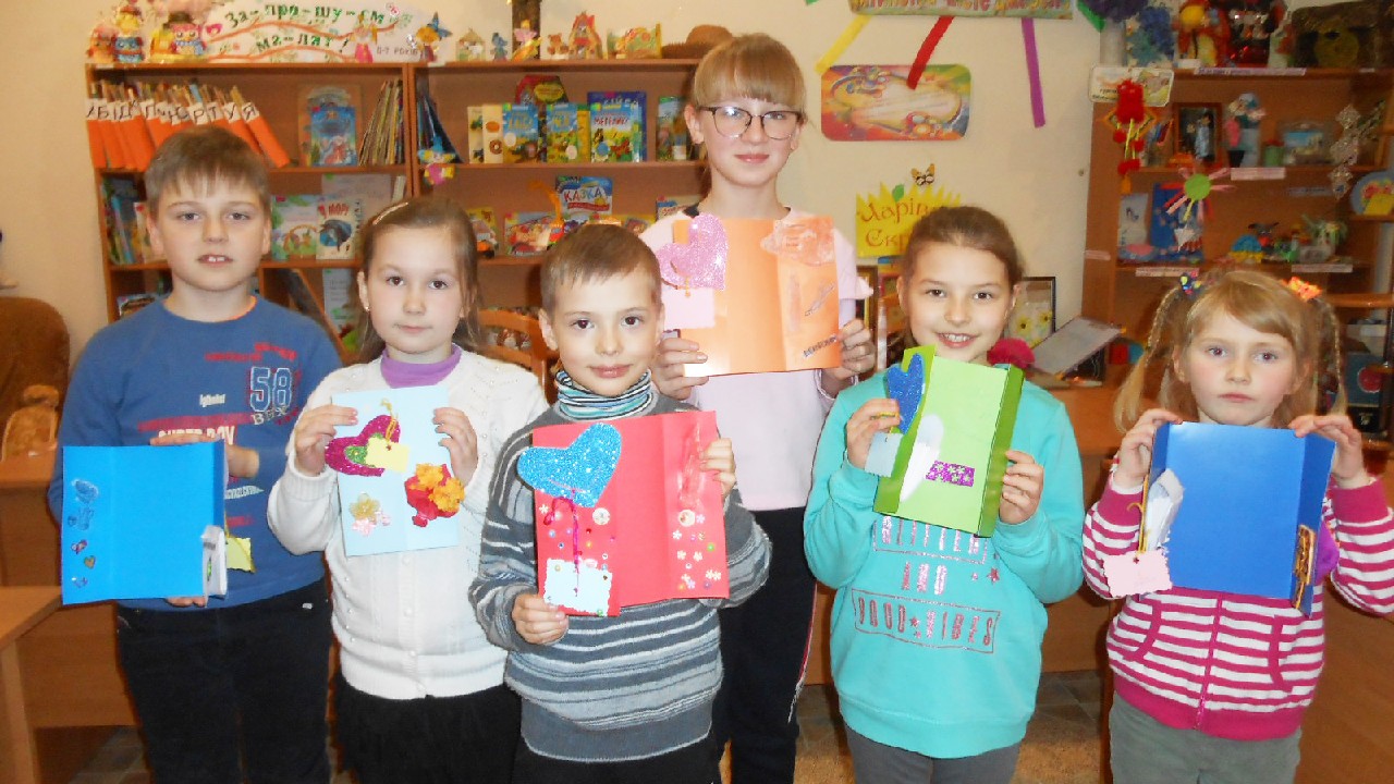 У міській бібліотеці для дітей відбулося засідання клубу «Чарівна скриня»