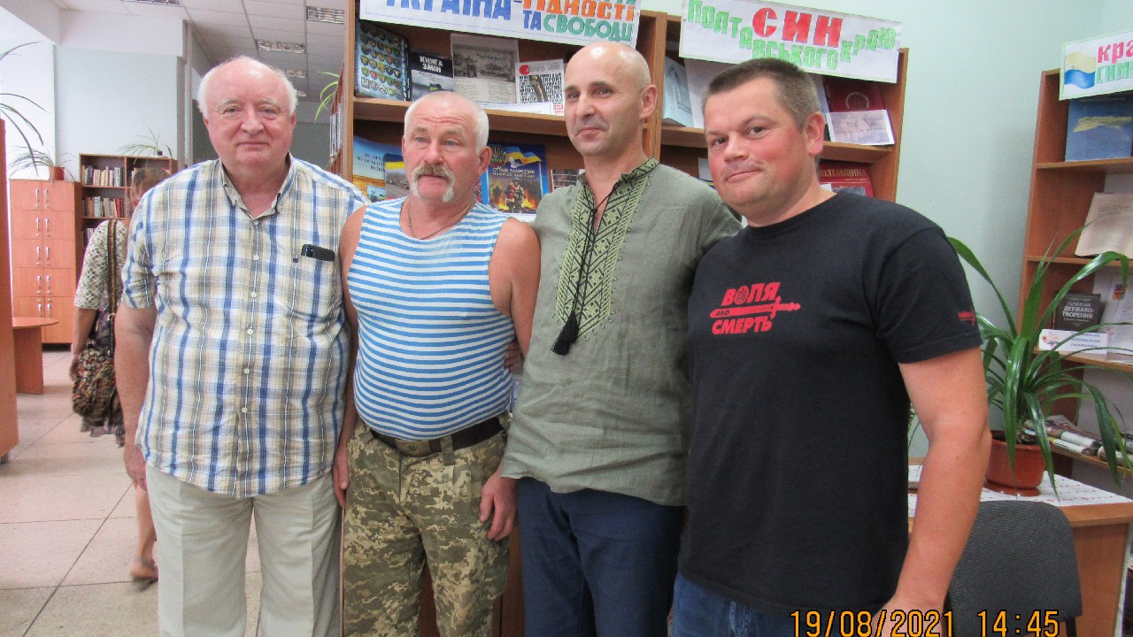 «Відлуння окопів»: зустріч із поетами у міській бібліотеці