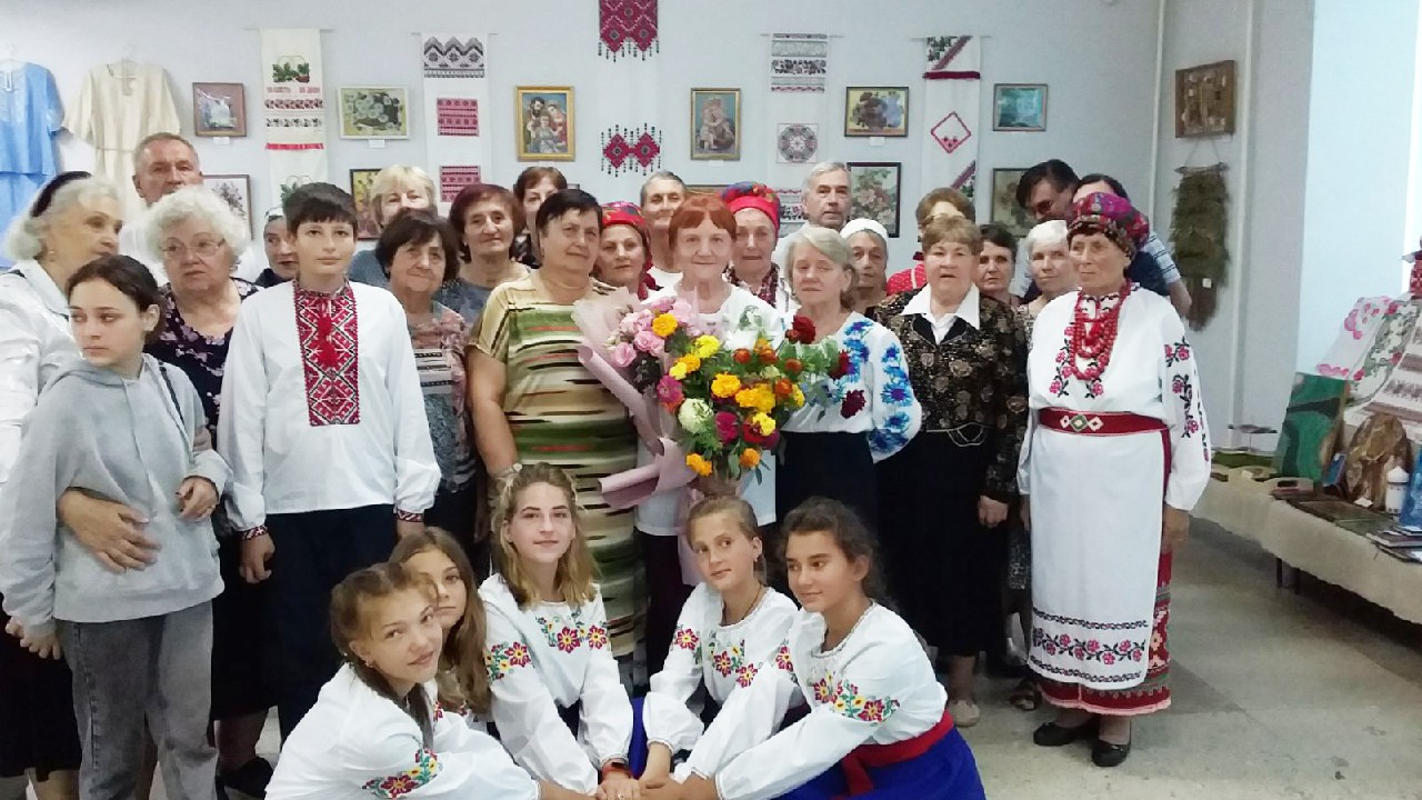 На відкритті персональної виставки народного майстра художньої вишивки Олени Наталенко