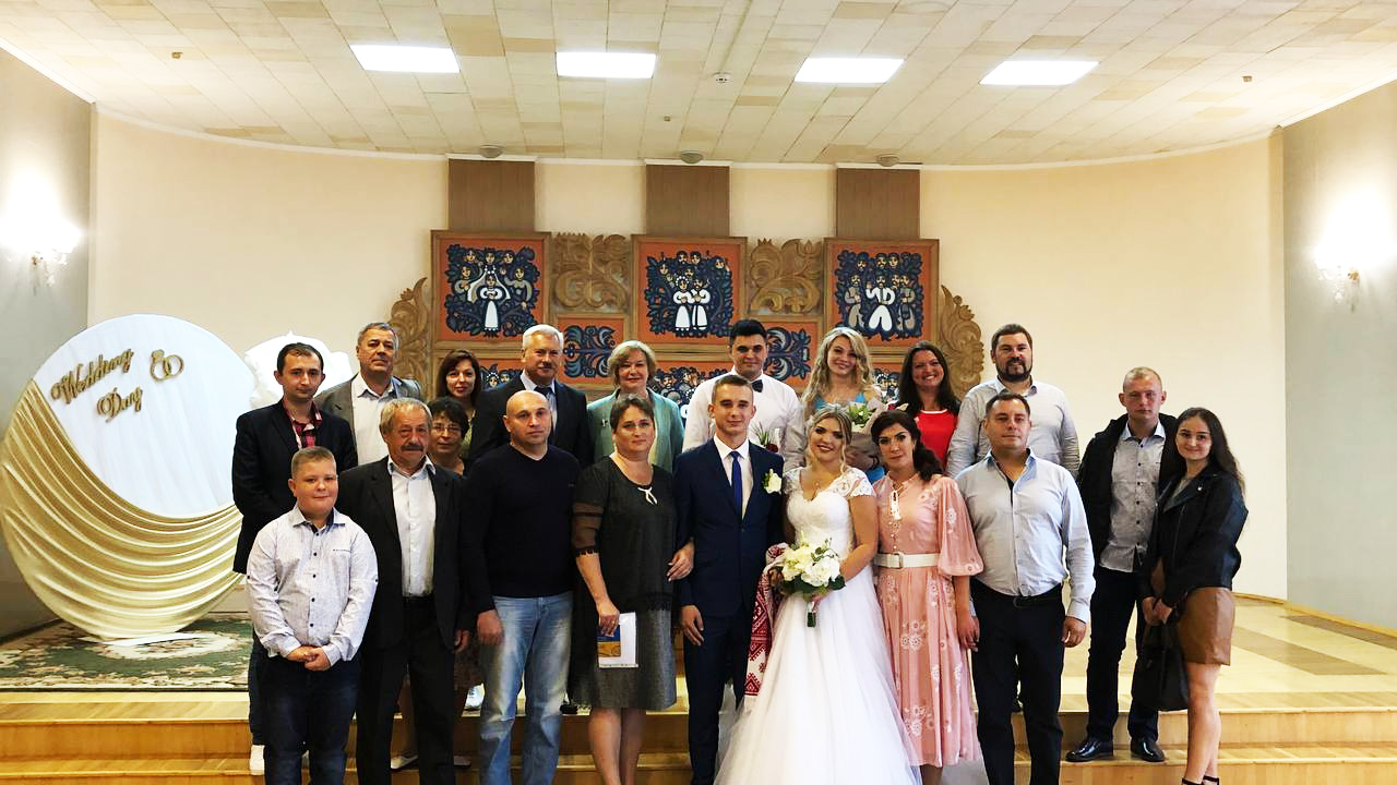 У День міста привітали молоді пари, що стали на рушник