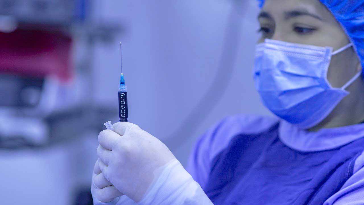 Де вакцинуватися 11 та 12 грудня