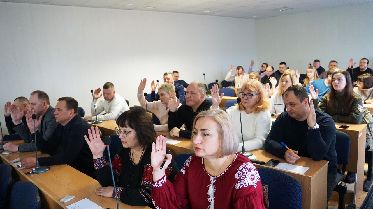 Із позачергової сесії міської ради