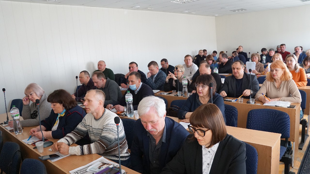  Із чергової сесії міської ради 