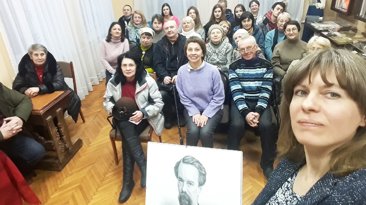 У Лубенському музеї з краєзнавицею Оленою Крушинською