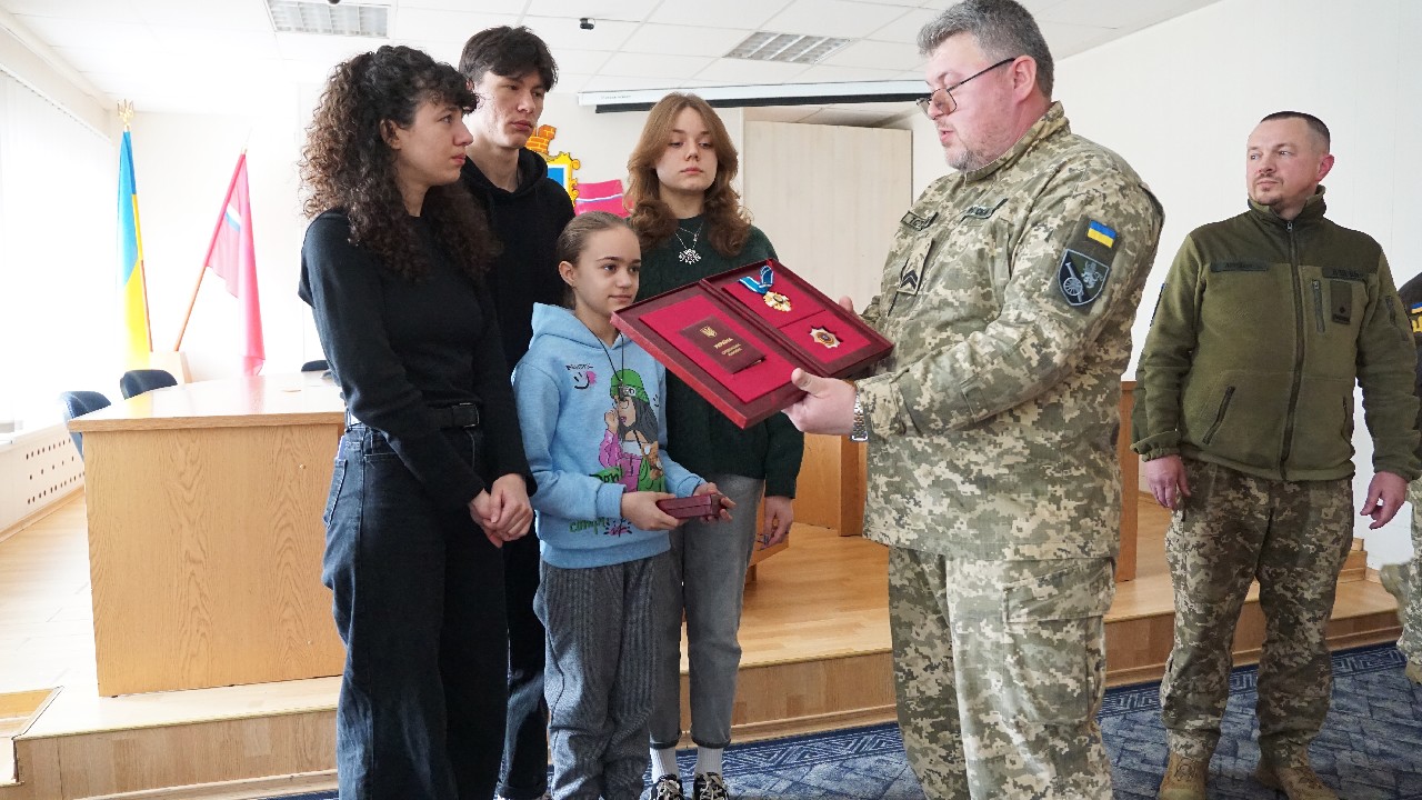 Нагороди Героя України Сергія Міщенка отримали його діти
