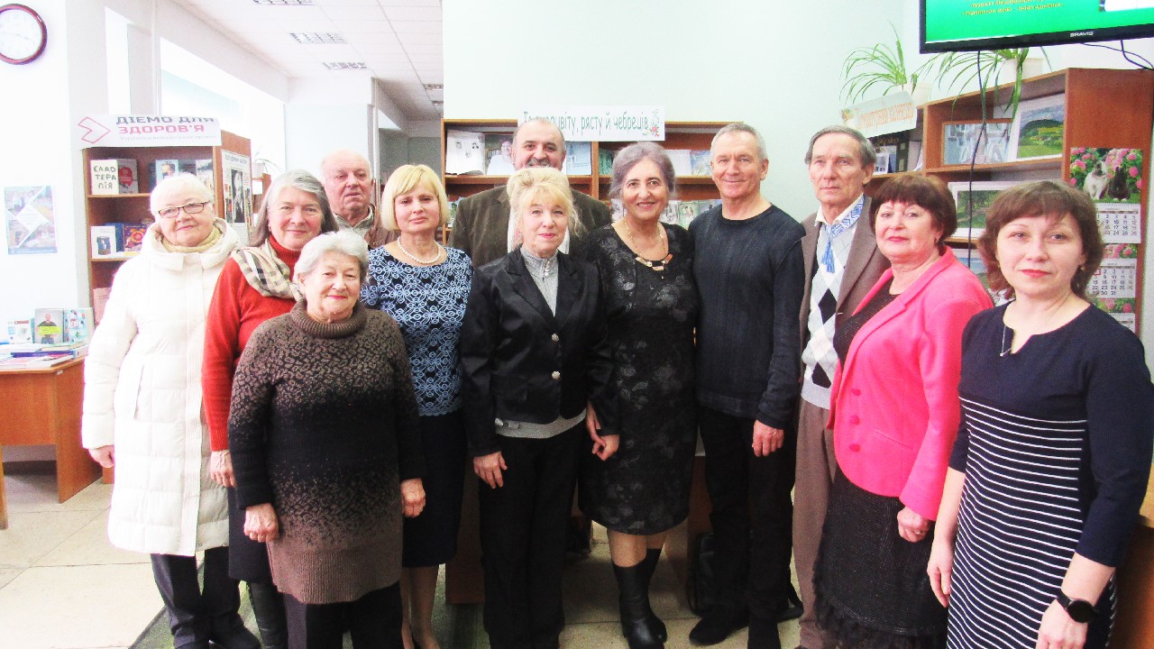 «З доріг-стежок, де Слово, Я і Час»