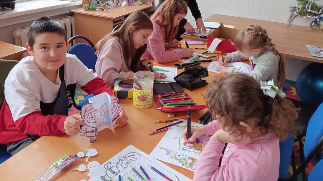 Новорічні листівки - «Веселими долоньками»