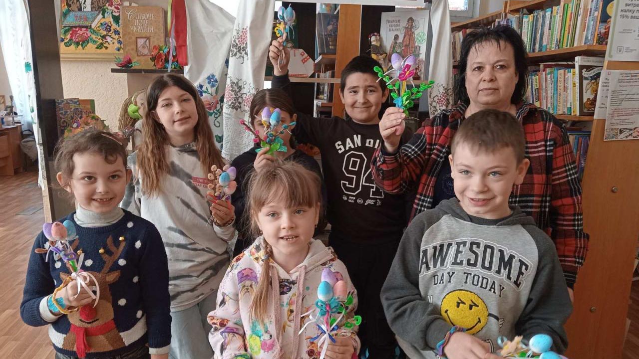 Верба красна розцвітає, про Великдень сповіщає