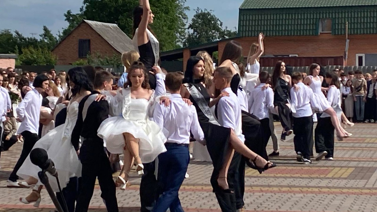 У школах Лубенщини пролунав останній дзвоник