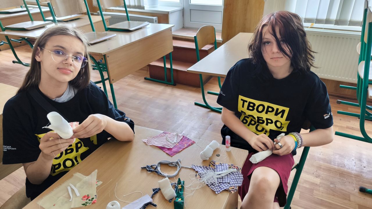 Шкільний клуб волонтерства: творимо добро для тих, хто  боронить нашу країну