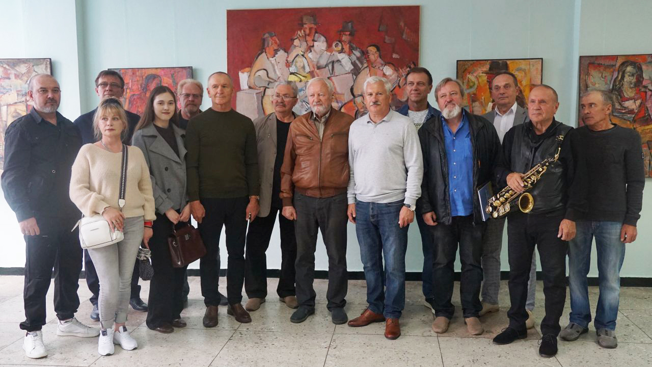 Мистецький подарунок рідним Лубнам: виставка Серафима Чаркіна та художників краю