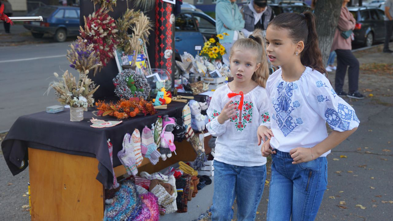 Концертом, спортом і донатами на ЗСУ Лубни відзначили чергову річницю