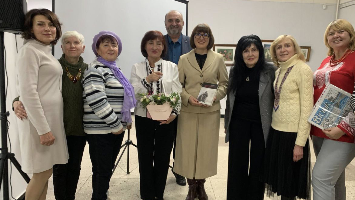  У Лубнах презентували роман Раїси Плотникової «Мачуха NORGE»