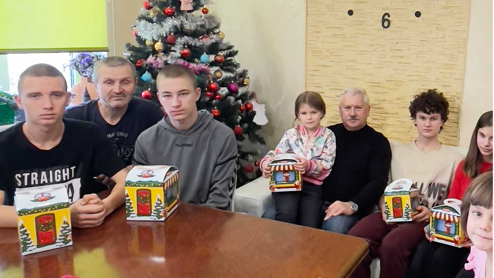 Вихованців дитячого будинку сімейного типу привітали з новорічними святами