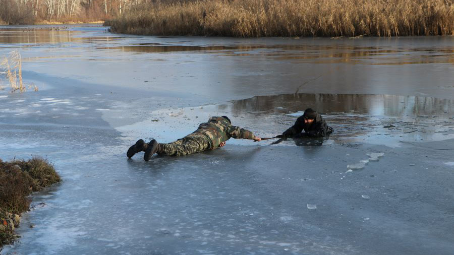 Бережіть себе —  не виходьте на лід!