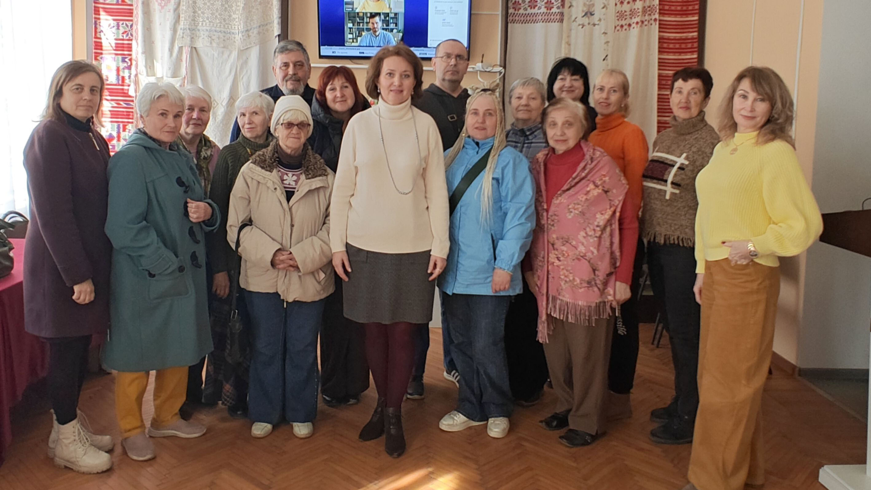 Тематична зустріч «Історія флірту: від віяла до смайлів»